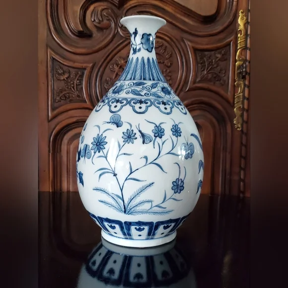 Vntg 12 1/2" Repo. 15th Century Ming Jongle Dynasty Bottle Vase by Andrea Sadek - Picture 1 of 10